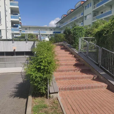 Bright Maisonette Apt, 2 Baths, 2 Balcony, 200mbit, Dishwasher, Washdryer, Full Kitchen * Bernau bei Berlin