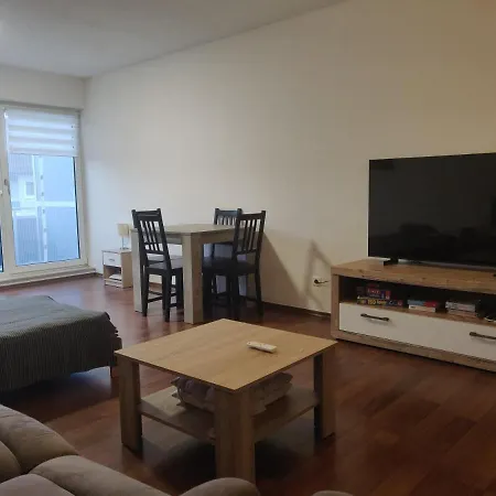 Appartement Bright Maisonette Apt, 2 Baths, 2 Balcony, 200mbit, Dishwasher, Washdryer, Full Kitchen