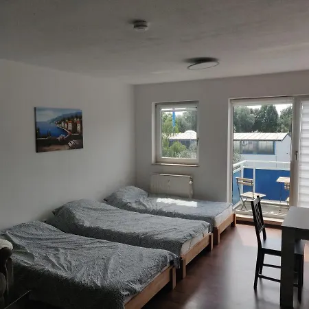 Bright Maisonette Apt, 2 Baths, 2 Balcony, 200mbit, Dishwasher, Washdryer, Full Kitchen Appartement