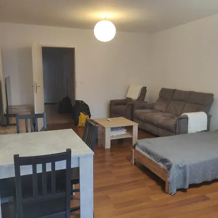 Appartement Bright Maisonette Apt, 2 Baths, 2 Balcony, 200mbit, Dishwasher, Washdryer, Full Kitchen