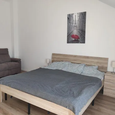 Appartement Bright Maisonette Apt, 2 Baths, 2 Balcony, 200mbit, Dishwasher, Washdryer, Full Kitchen